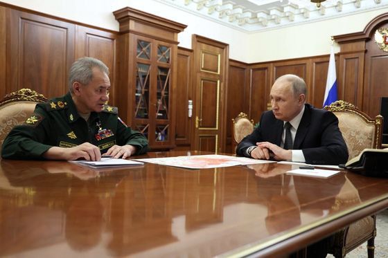 Sergej Šojgu i Vladimir Putin