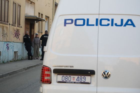 Policija na ulicama Pule, ilustracija