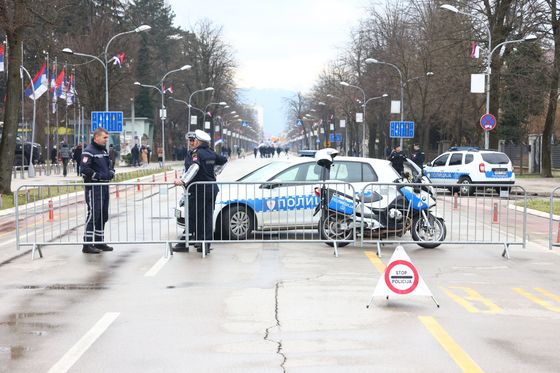 Ispred zgrade Narodne skupštine nakon izricanja presude Suda