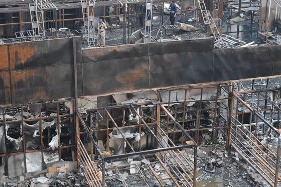 Izgorjeli restoran u Mumbaiju (Foto: AFP)