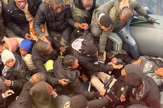 Beba rođena na imigrantskom brodu