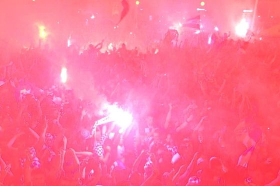 Erupcija slavlja nakon Rakitićeva jedanaesterca za prolaz u polufinale SP-a u Rusiji (Foto: Dnevnik.hr)