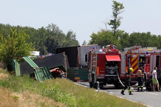 Kod Vinkovaca sudarila se dva kamiona - 2