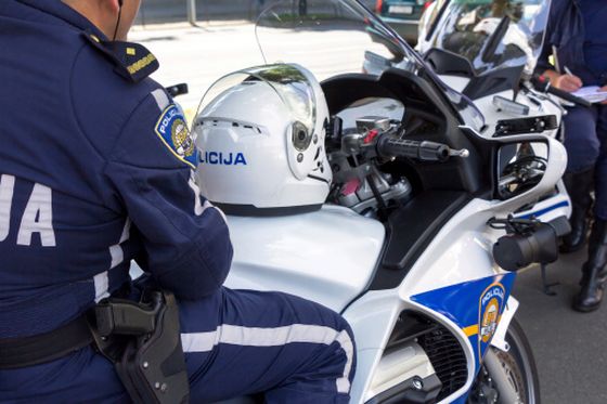 Policija