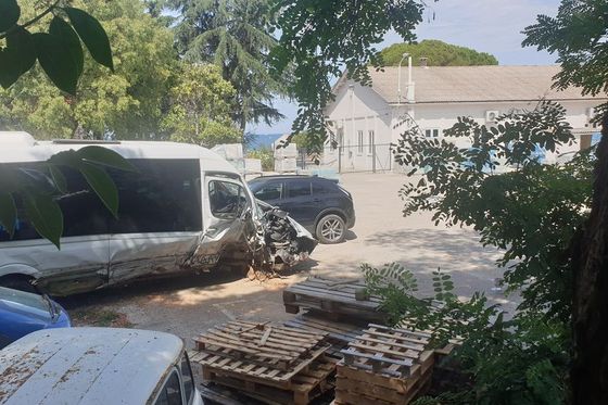 Autobus je oštećen u sudaru s autom u Istri