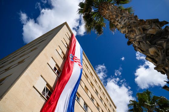 Hrvatska zastava na Banovini