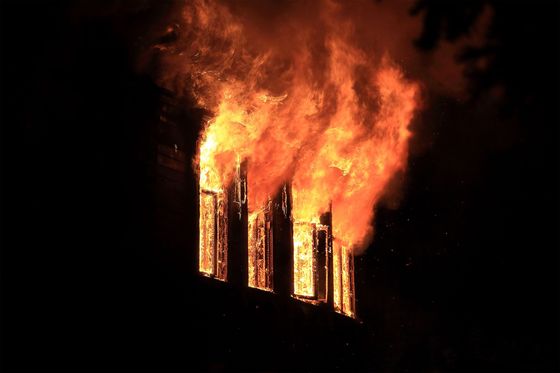 U požaru na obiteljskoj kući u Draganićima poginula je jedna osoba