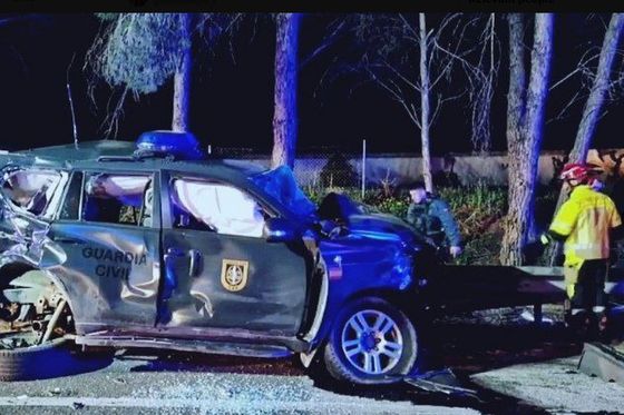 Šestero poginulo kada se kamion zaletio u policijsku barikadu