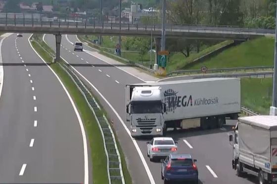 Kamion na A4 u krivom smjeru