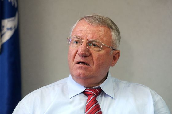 Vojislav Šešelj