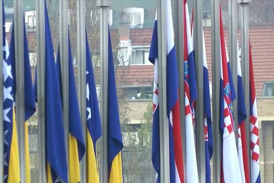 Ne stišavaju se reakcije na optužnice