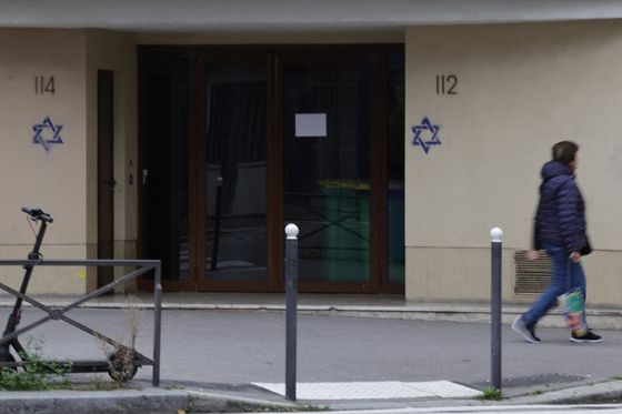 U okolici Pariza osvanuli antisemitski grafiti