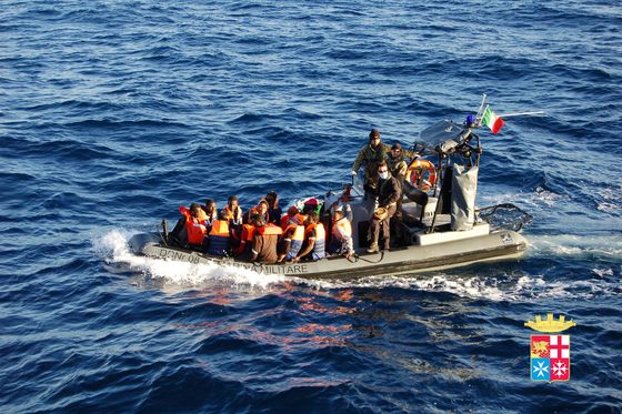 Lampedusa, brodica s migrantima (Foto: AFP)