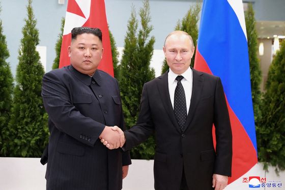 Kim Jong Un i Vladimir Putin