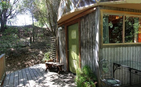Kućica u obliku gljive u Kaliforniji na Airbnb-u - 5