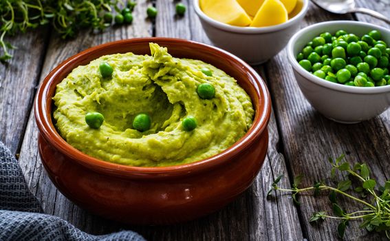 Proljetni pesto od graška