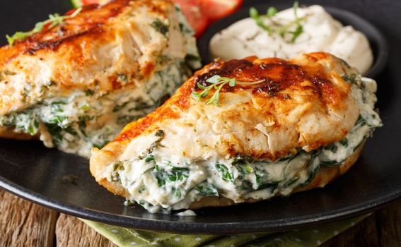 Pileća prsa punjena špinatom i krem sirom