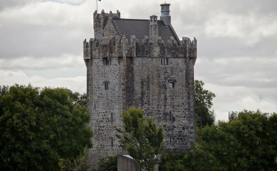Dvorac Cahercastle u Irskoj - 1