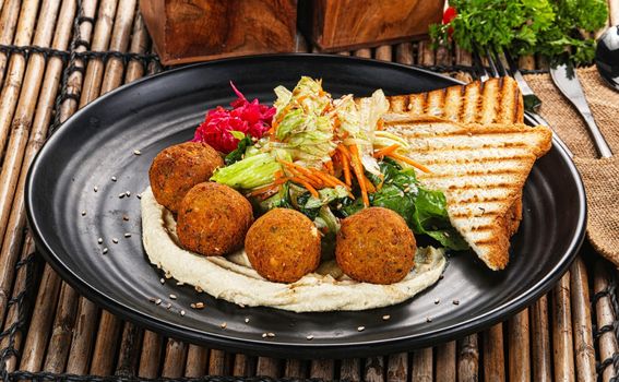 Falafel je obično začinjen kuminom