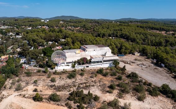 Najveći noćni klub UNVRS na Ibizi - 2