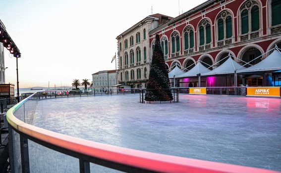 Klizalište na Prokurativama u Splitu