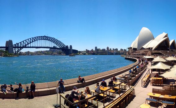 Sydney Opera House i Harbour bridge