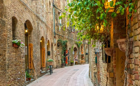 Ulica starog grada San Gimignano