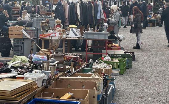 Buvljak Flohmarkt Kanzlei u Zürichu - 2