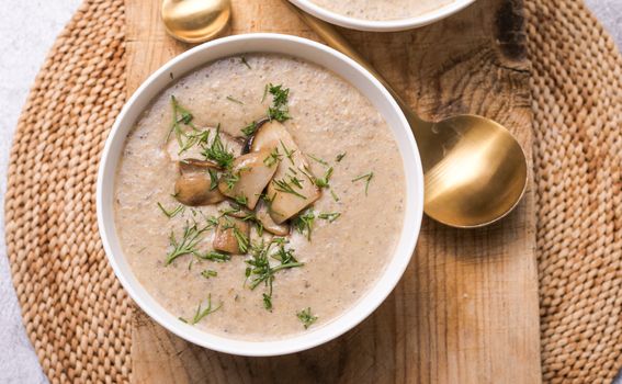 Gusta juha od gljiva