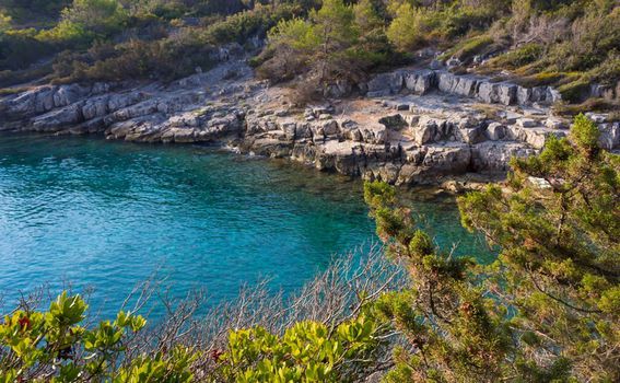 2. Jedrenje u Hrvatskoj je puno više od uživanja u moru i plažama: otoci kriju bogatu povijest i bisere arhitekture.