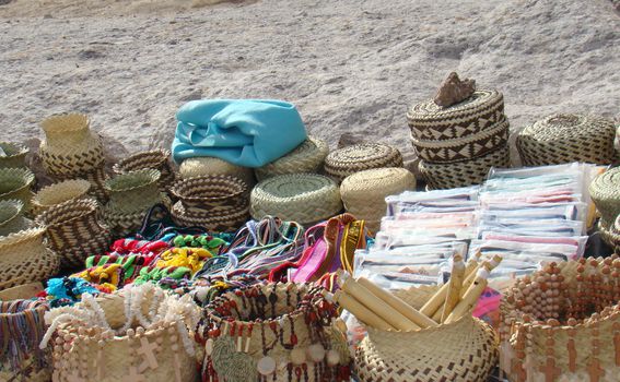 Pleme Tarahumara izrađuje tradicionalne rukotvorine
