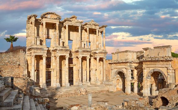 Celzova knjižnica u Efezu - 4