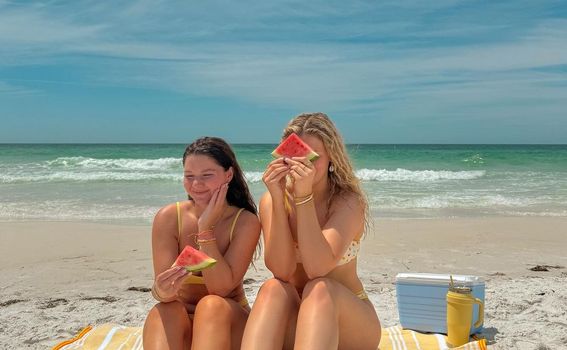 Lubenica na plaži – sama ili s frendicom