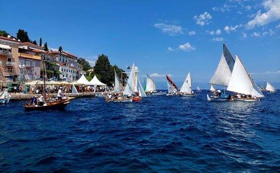 Start regate Mala barka Štorija od mora u Mošćničkoj Dragi