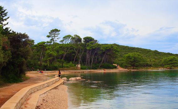 Ugljan, otok maslina, povijesti i avantura - 6