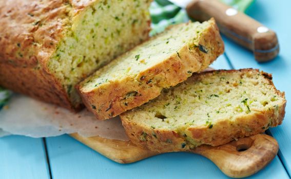 Slani kolač s tikvicama i parmezanom