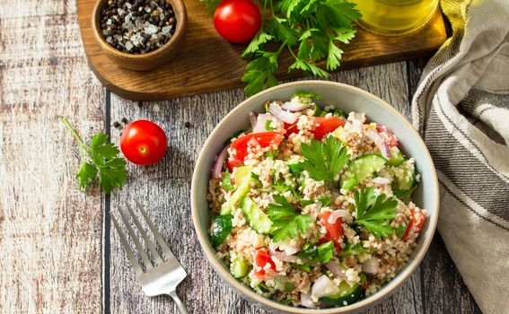 Kus-kus salata s tunom: