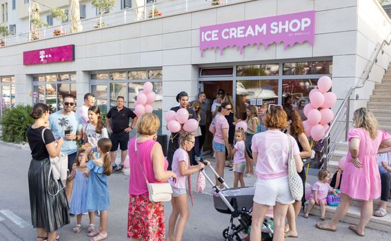 Ice Cream Shop Makarska - 5