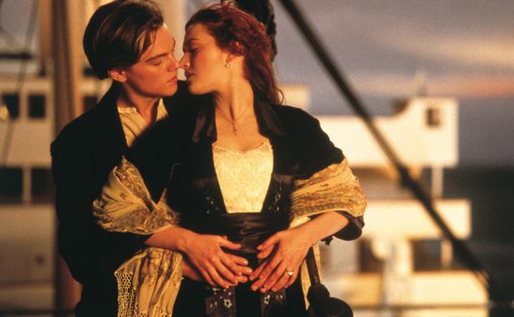 Poljubac na brodu iz „Titanica“