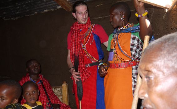Marin Zovko u Keniji s plemenom Maasai