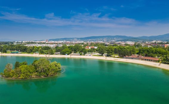 Osvježenje od vrućina možete potražiti na Jarunu