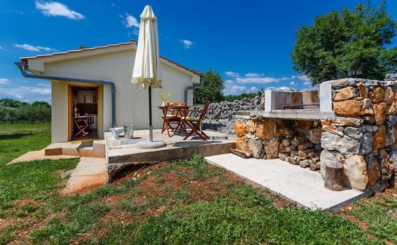 Robinzonska kuća Tubile na Krku, Airbnb - 4