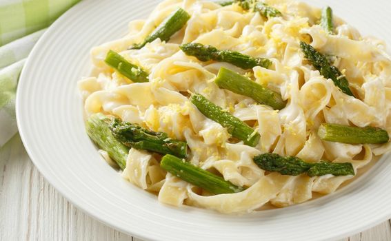 Kremasta tjestenina sa šparogama