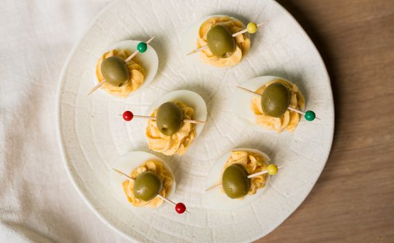 Punjena jaja inspirirana martinijem