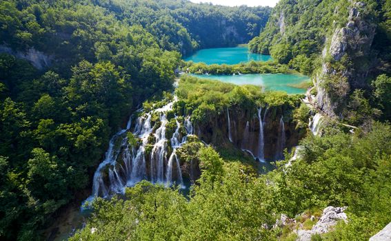 Hrvatska ima osam prekrasnih nacionalnih parkova, a Plitivice su najpopularnije