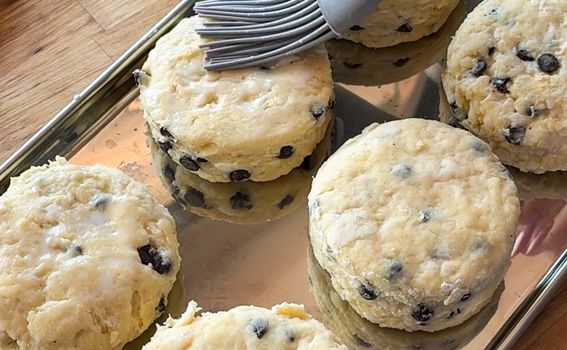 Preporuka Cellulite Factory: Scones s čokoladom i jagodama