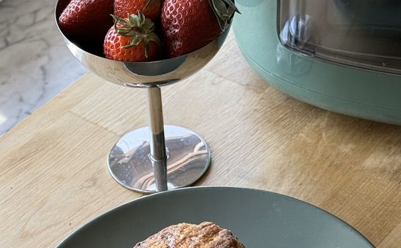 Preporuka Cellulite Factory: Scones s čokoladom i jagodama