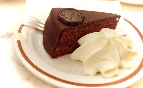 Originalna Sacherova torta - 2