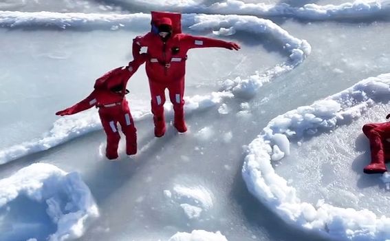 Plutanje između santi leda veliki je hit na sjeveru Europe - 5