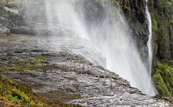 Obrnuti vodopad Naneghat, Indija - 2
